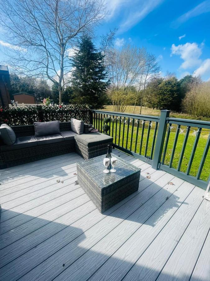 Sunbird With Hot Tub Сasa de vacaciones York